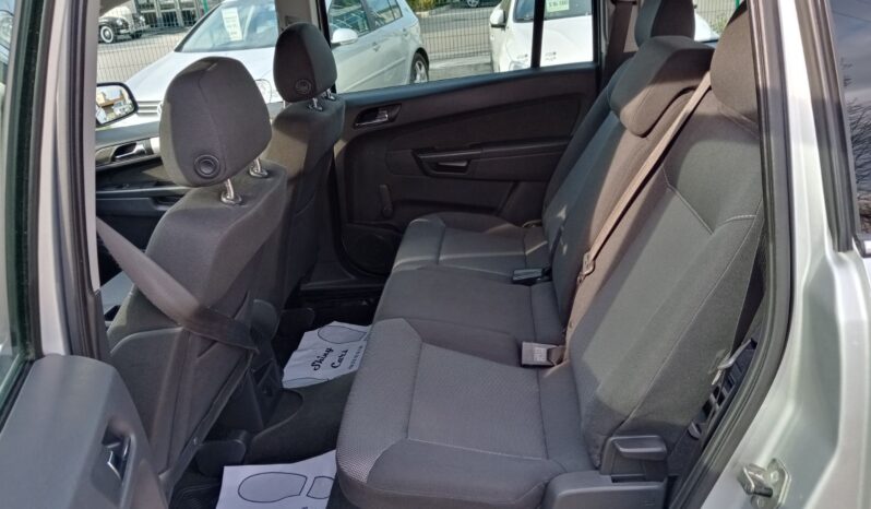 Opel Zafira full