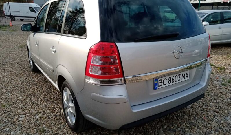 Opel Zafira full