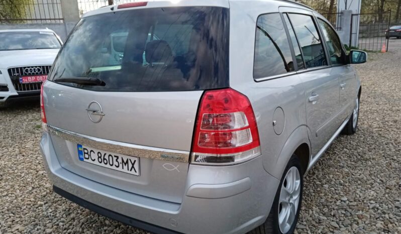 Opel Zafira full