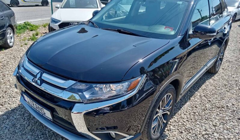 Mitsubishi Outlander SE full