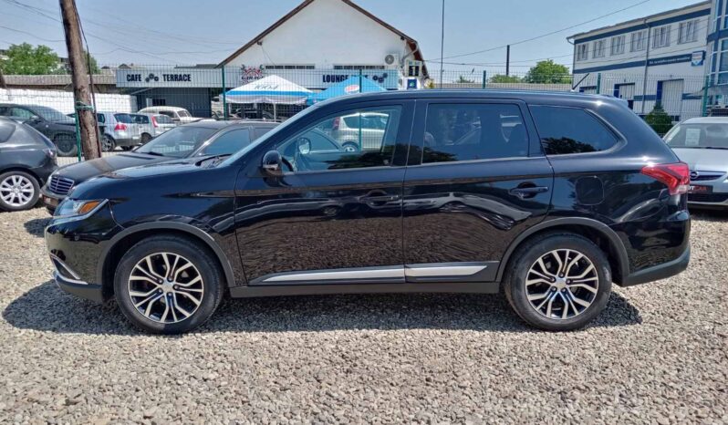 Mitsubishi Outlander SE full