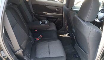 Mitsubishi Outlander SE full