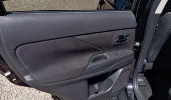 Mitsubishi Outlander SE full