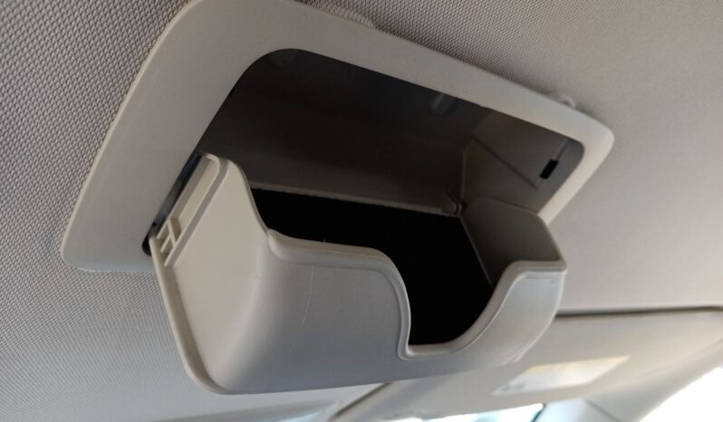 Mitsubishi Outlander SE full