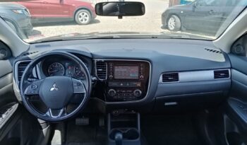 Mitsubishi Outlander SE full