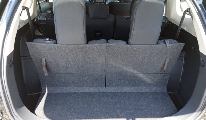 Mitsubishi Outlander SE full