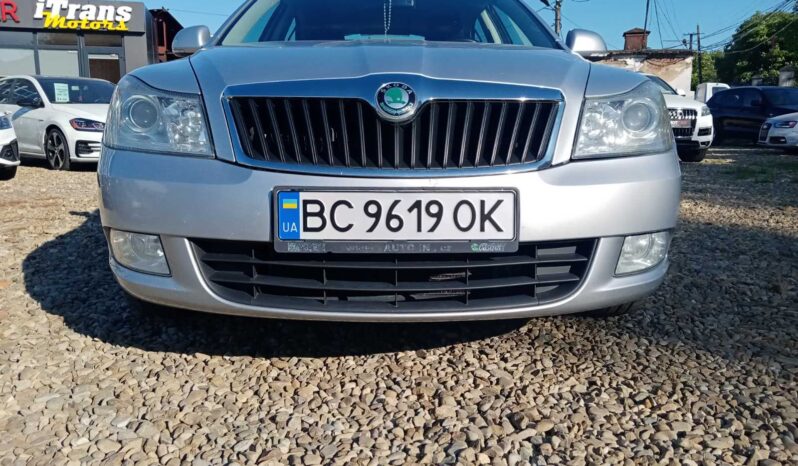 Skoda Octavia A5 2012 full
