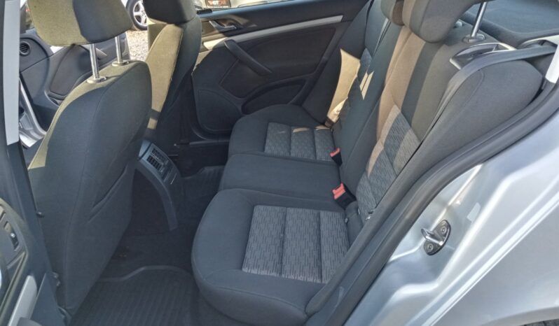 Skoda Octavia A5 2012 full