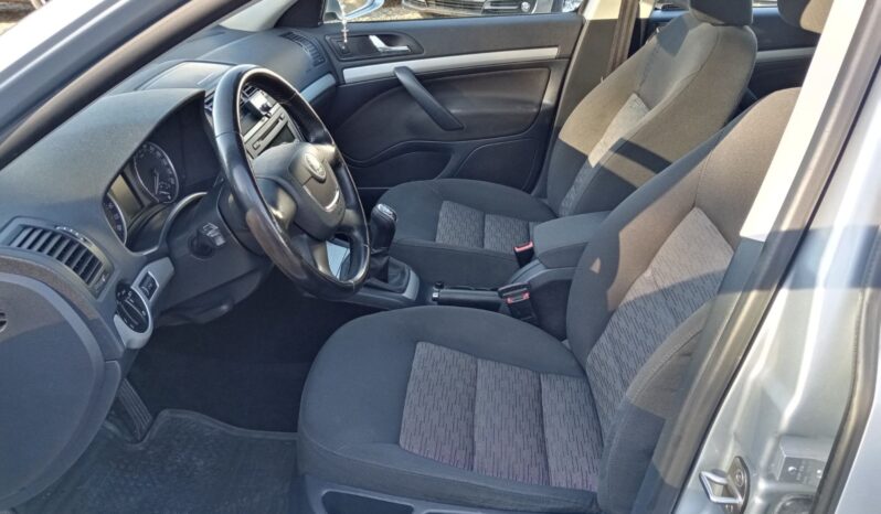 Skoda Octavia A5 2012 full