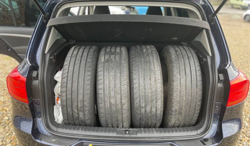 Volkswagen Tiguan 4Motion full