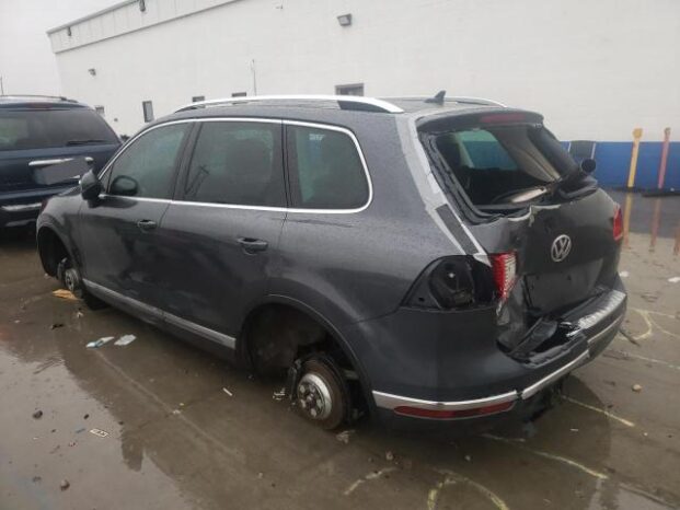 2016 VOLKSWAGEN TOUAREG TDI – $16000 full