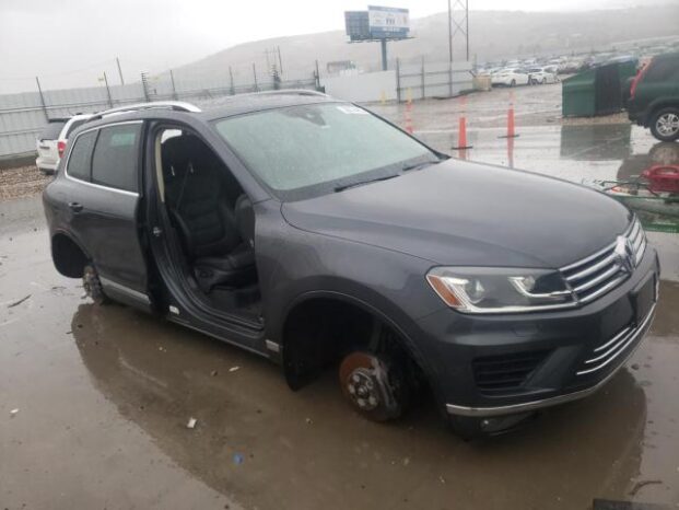 2016 VOLKSWAGEN TOUAREG TDI – $16000 full