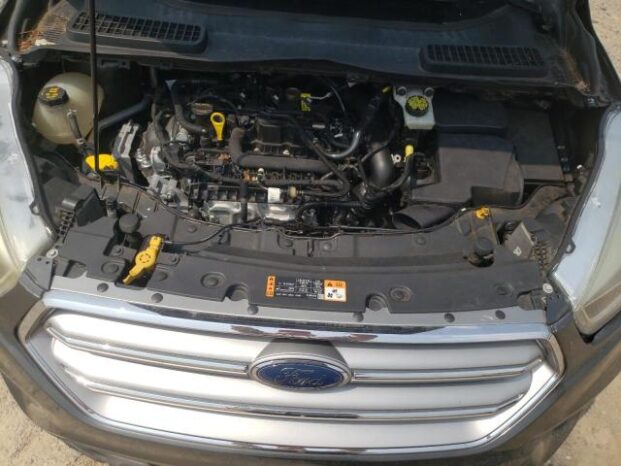 2017 FORD ESCAPE SE – $9000 full