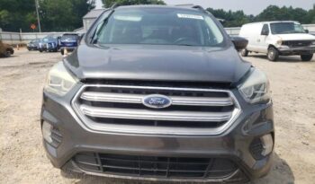 2017 FORD ESCAPE SE – $9000 full