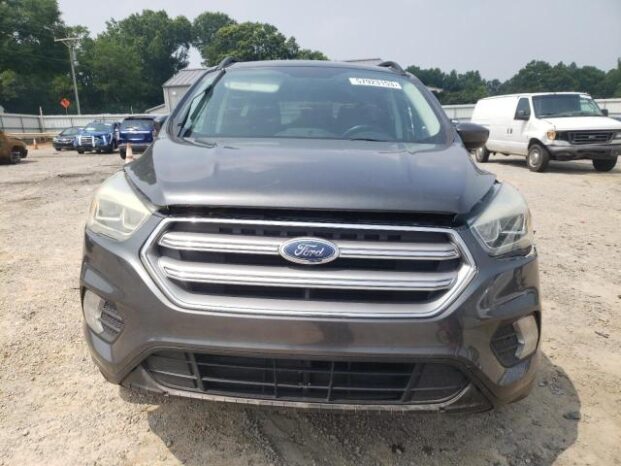 2017 FORD ESCAPE SE – $9000 full