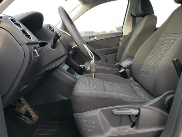 2011 VOLKSWAGEN TIGUAN S -$8700 full